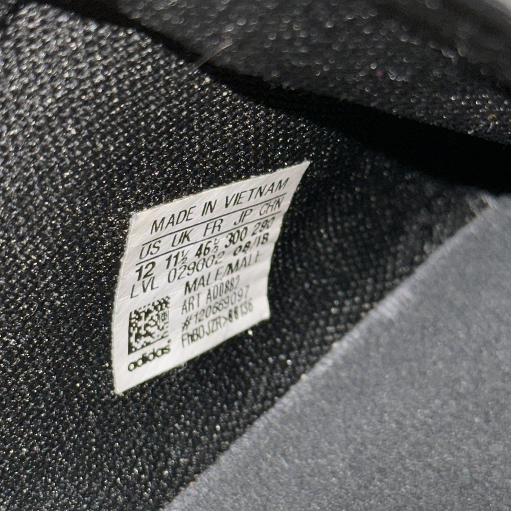 Adidas NMD R1 - Picture 6 of 8